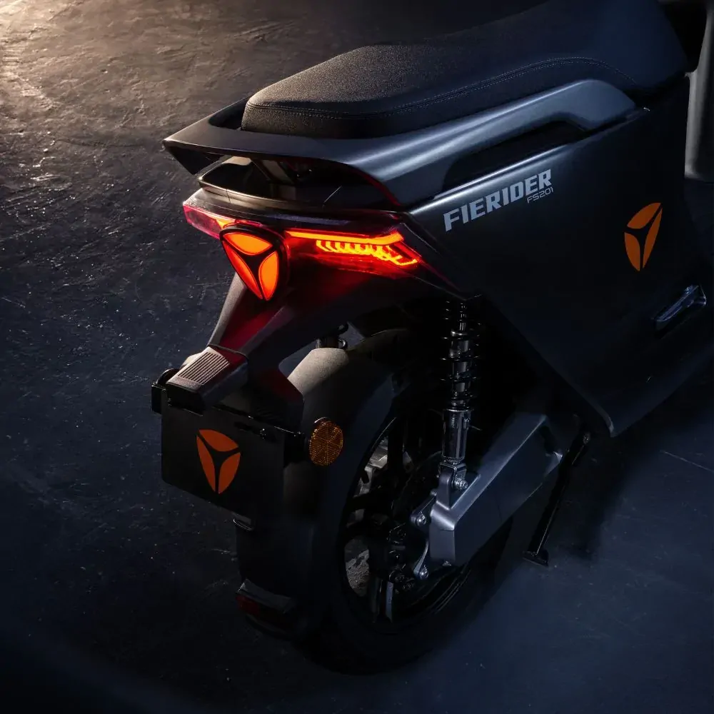 Yadea FIERIDER FS200, 5500 W, 72V 2x27 Ah